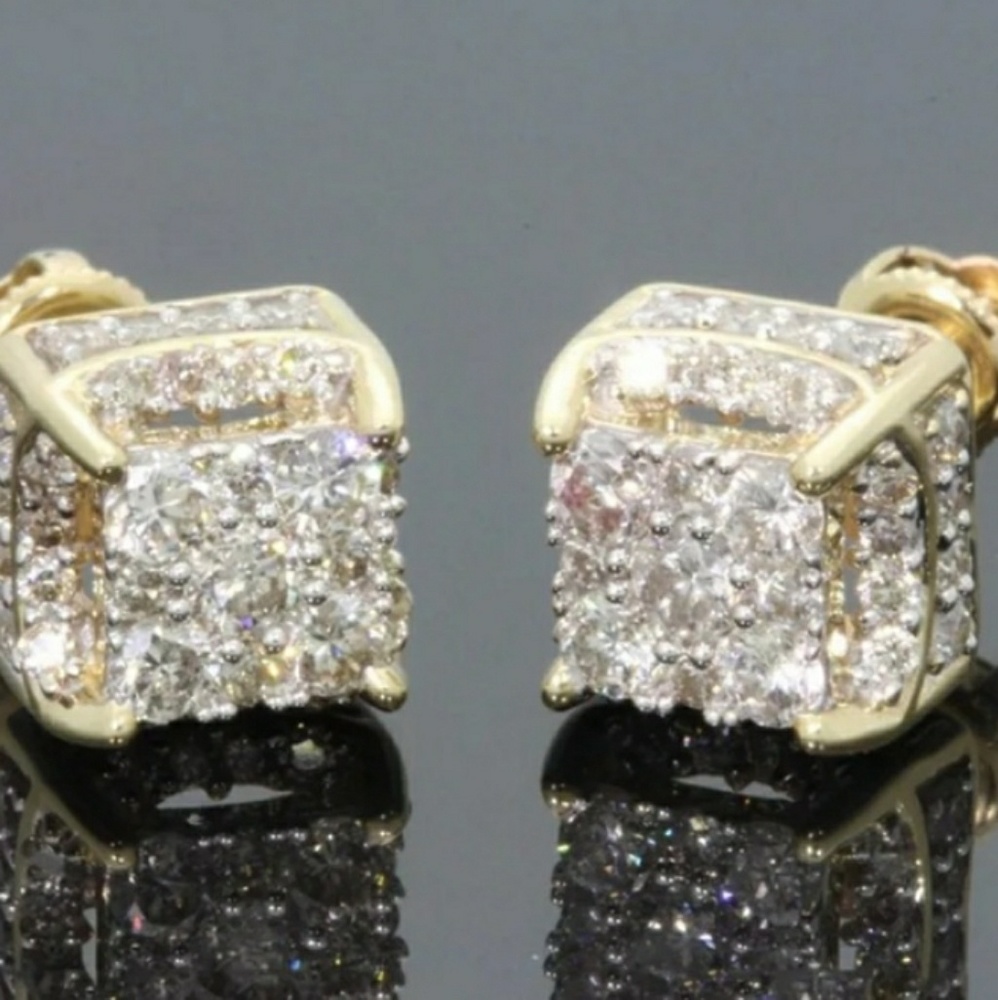 🎀18k Lab Diamond Stud Earings - Picture 2 of 5